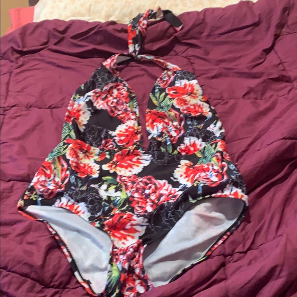 🍉Sexy halter neck floral one piece 🍉